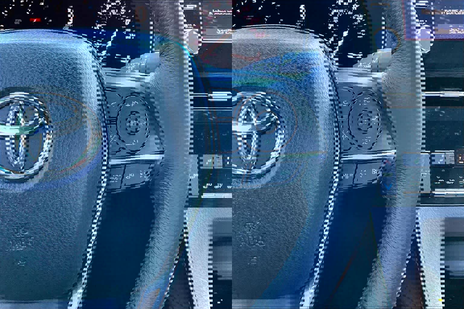 Used 2022 Toyota Avalon XLE image 22