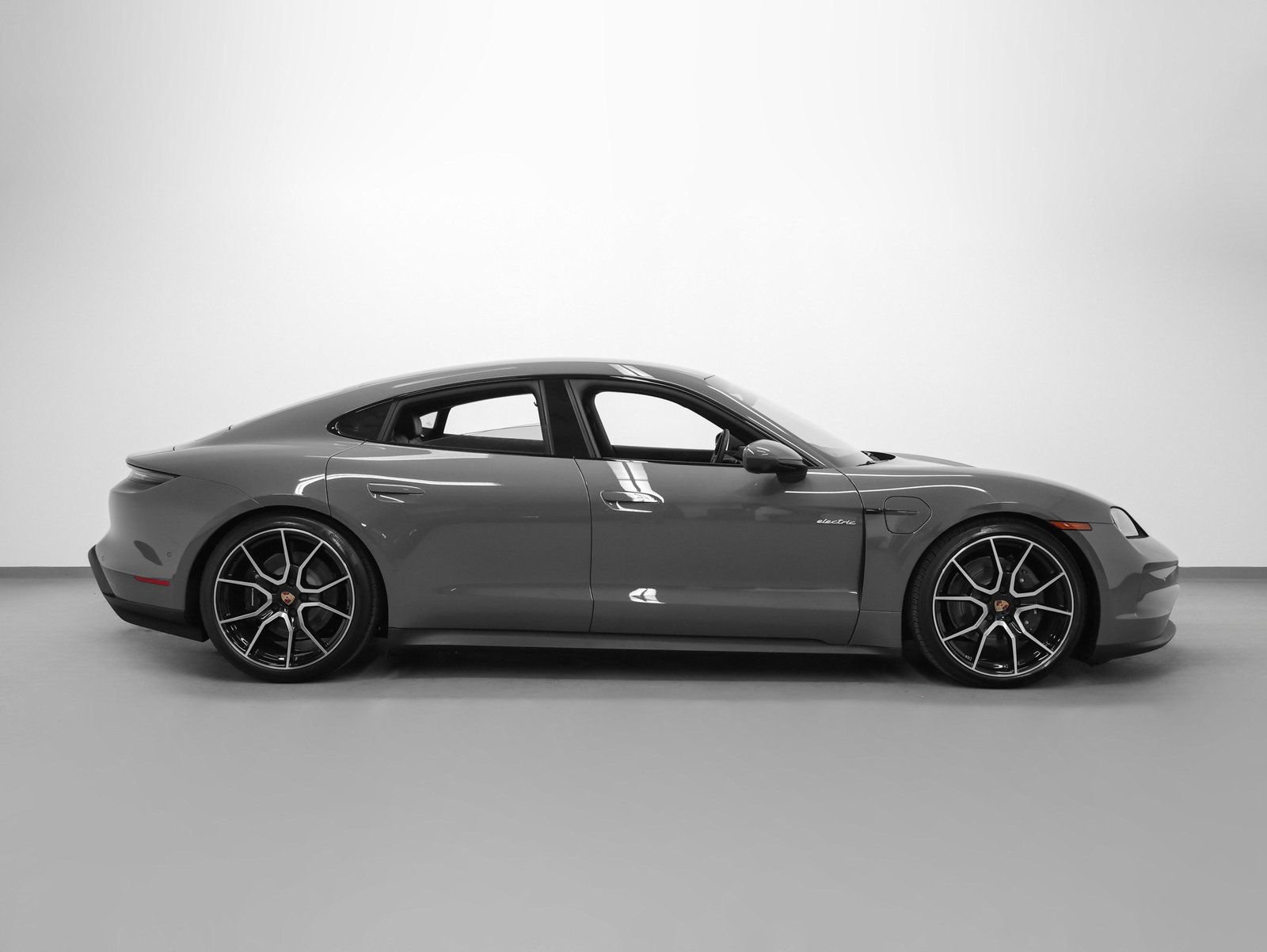 New 2025 Porsche Taycan image 13