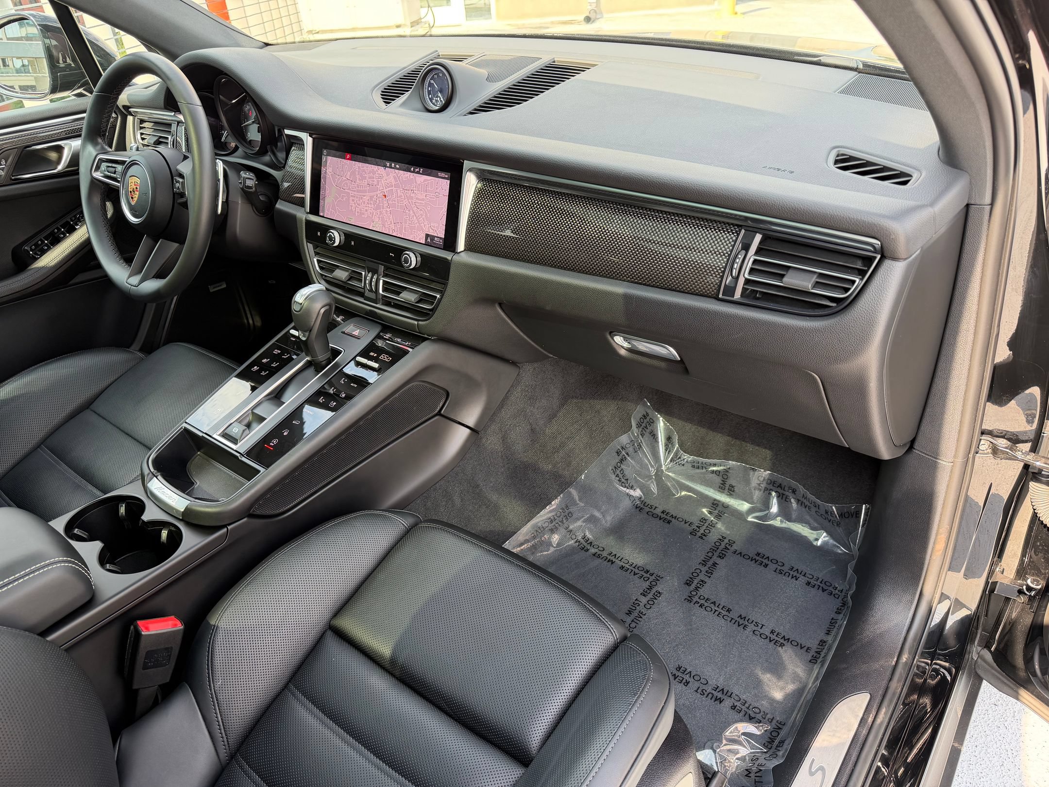 Certified 2024 Porsche Macan S AWD/4WD image 22