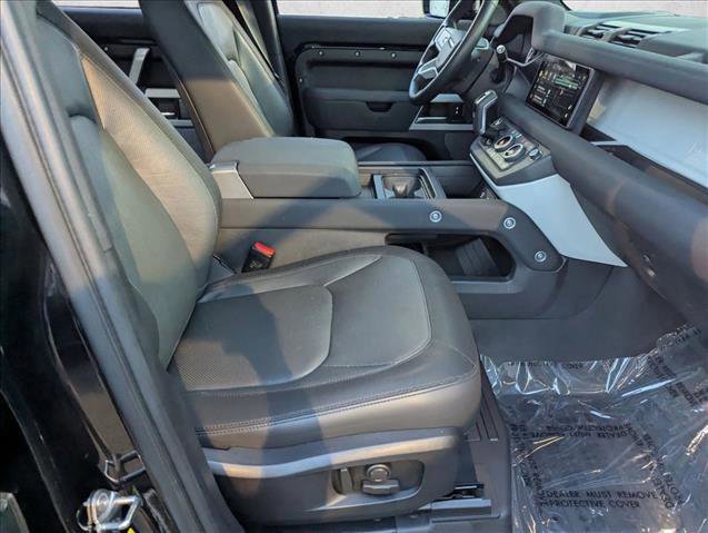 Used 2023 Land Rover Defender 110 X-Dynamic SE image 21