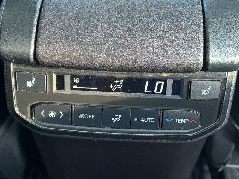 Used 2023 Toyota Highlander Platinum image 15