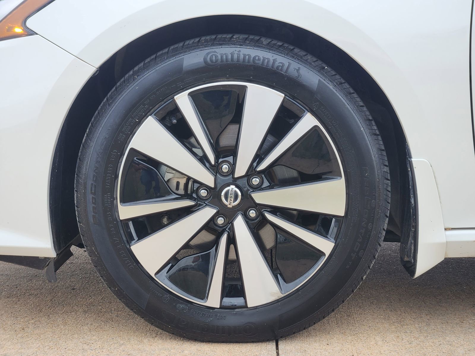 Used 2022 Nissan Altima 2.5 SV w/ SV Premium Package image 14