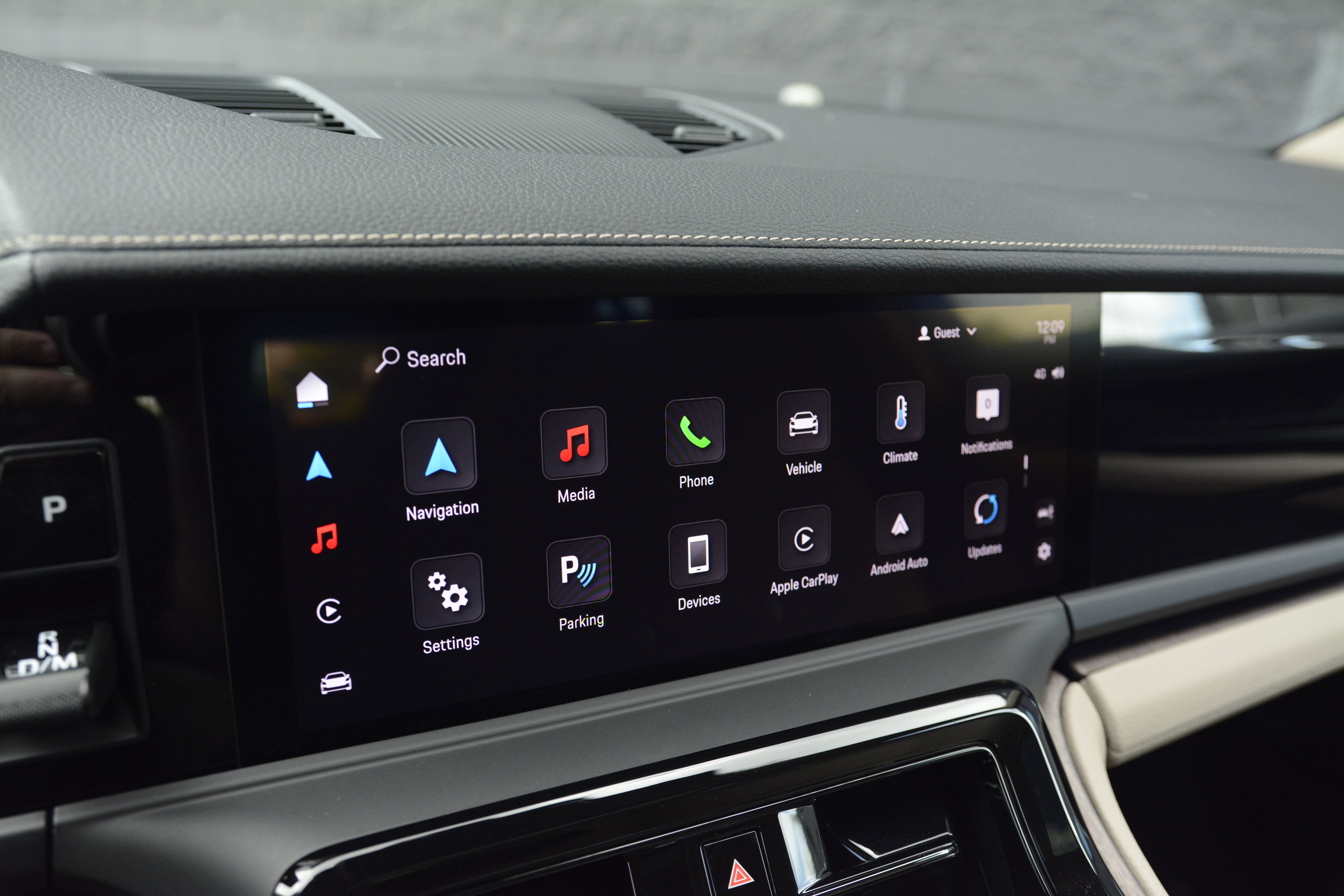 Certified 2025 Porsche Panamera 4 image 20