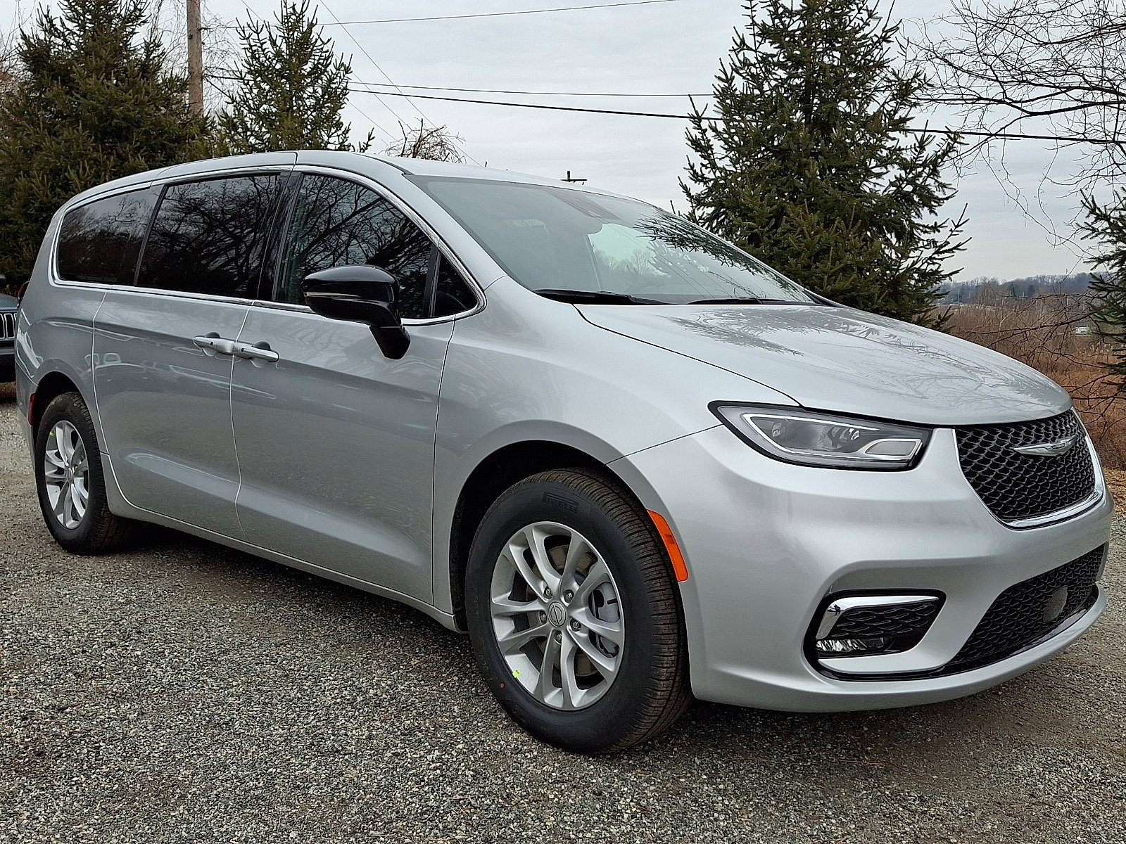 New 2026 Chrysler Pacifica Select AWD/4WD image 2