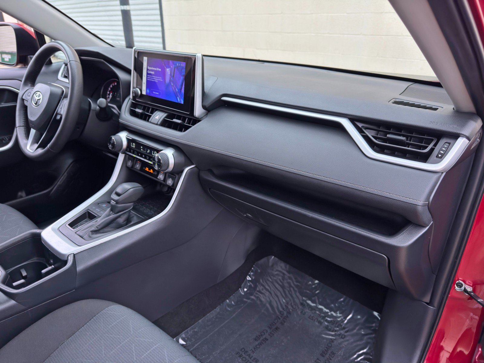 Used 2025 Toyota RAV4 XLE w/ Convenience Package FWD image 14