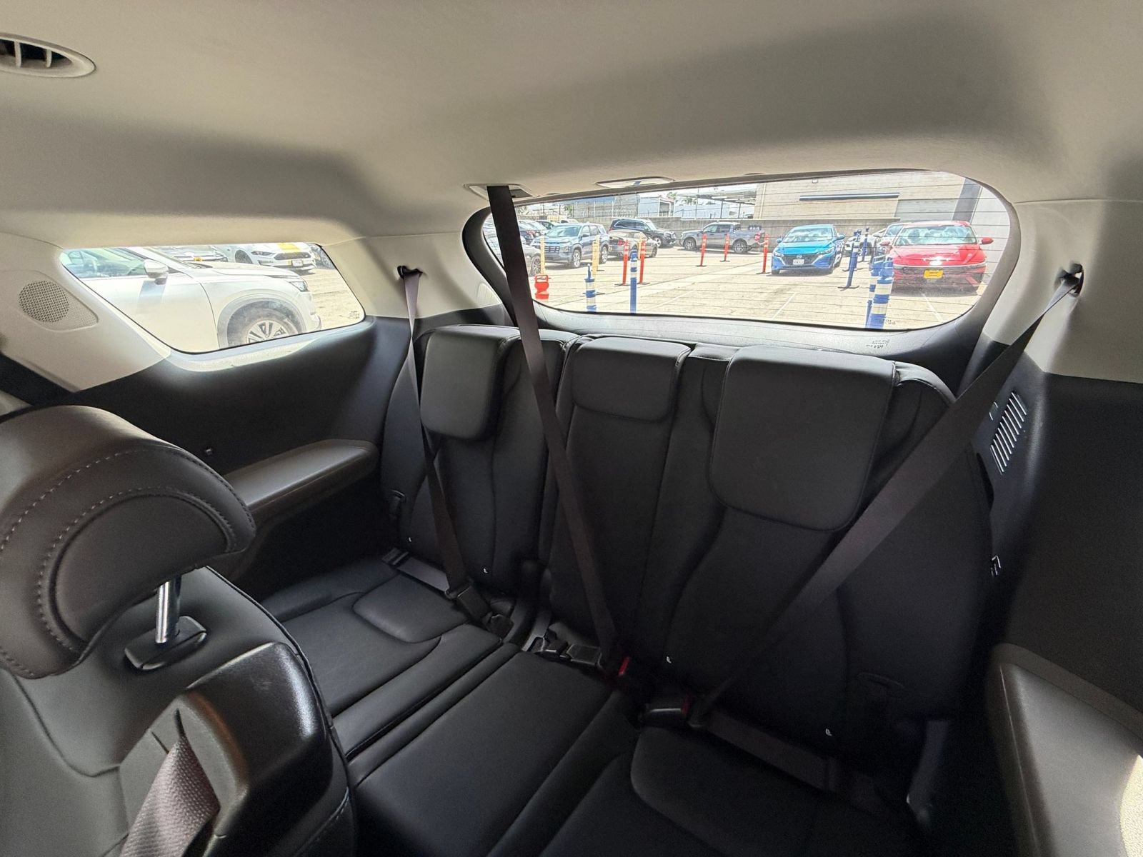 Used 2026 Kia Carnival FWD image 31
