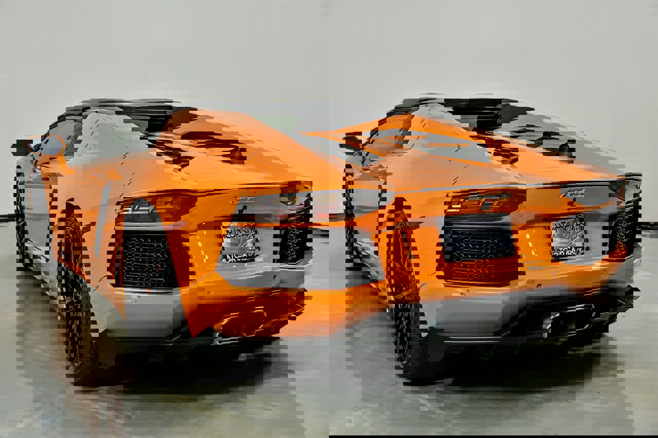 Used 2016 Lamborghini Aventador LP 700-4 image 9