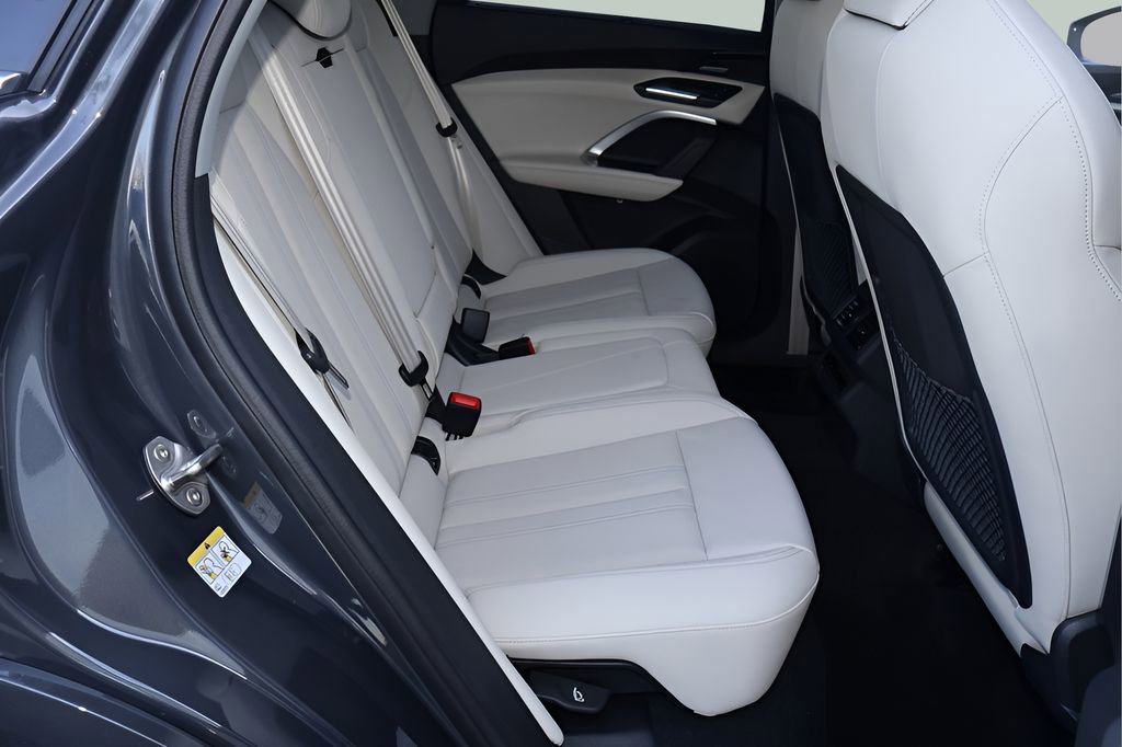 New 2025 Audi Q5 Premium Plus image 17