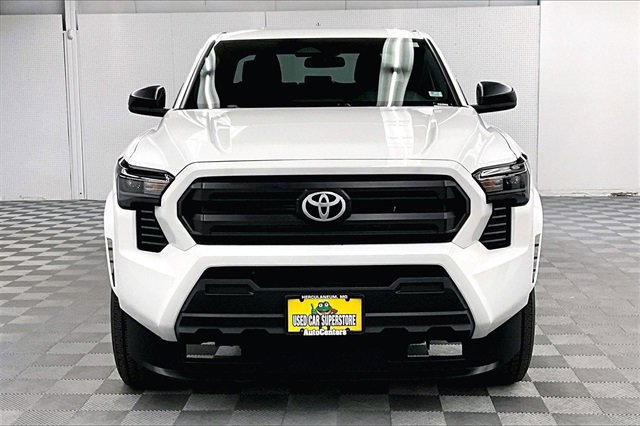 Used 2024 Toyota Tacoma SR image 3