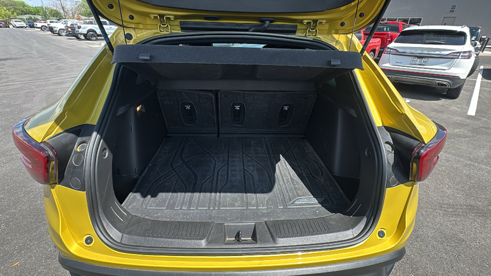 Used 2024 Chevrolet Trax RS w/ Sunroof Package image 25