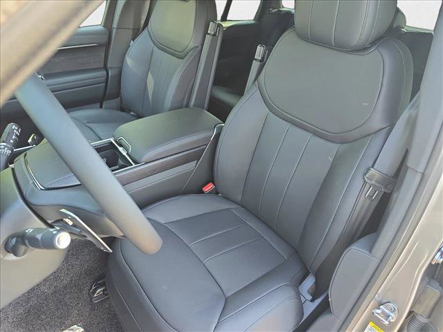 New 2025 Land Rover Range Rover SE image 15