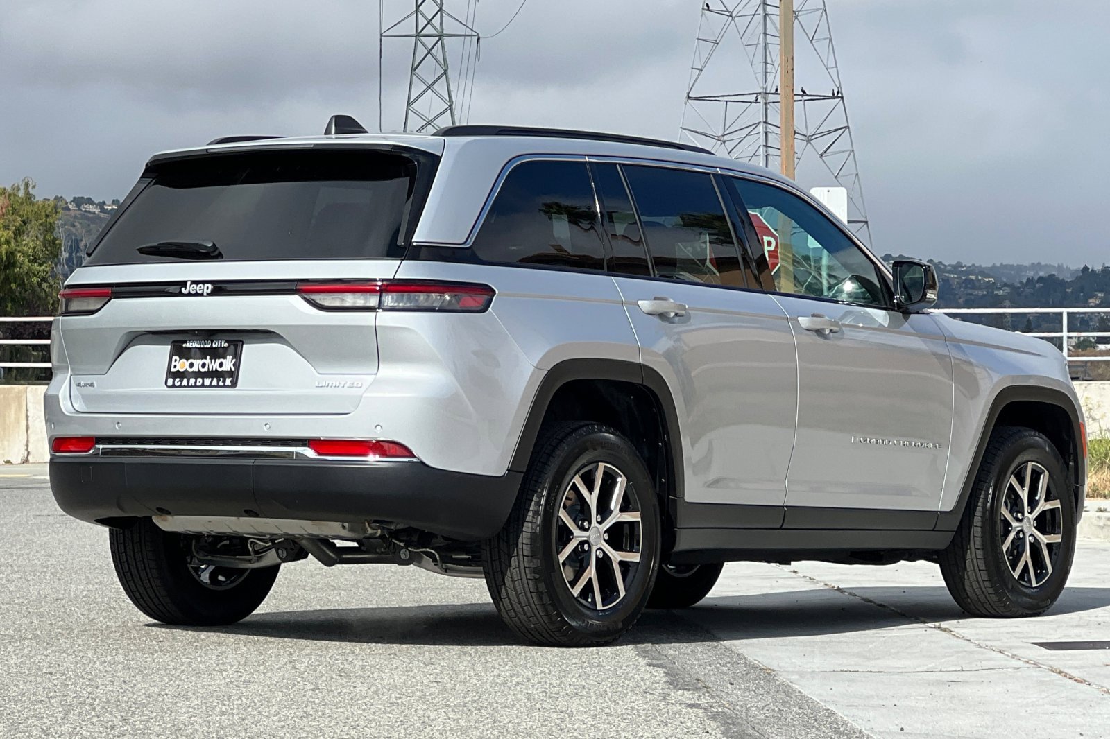 New 2025 Jeep Grand Cherokee Limited image 4