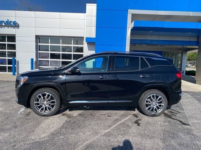 Used 2023 GMC Terrain Denali AWD/4WD image 2