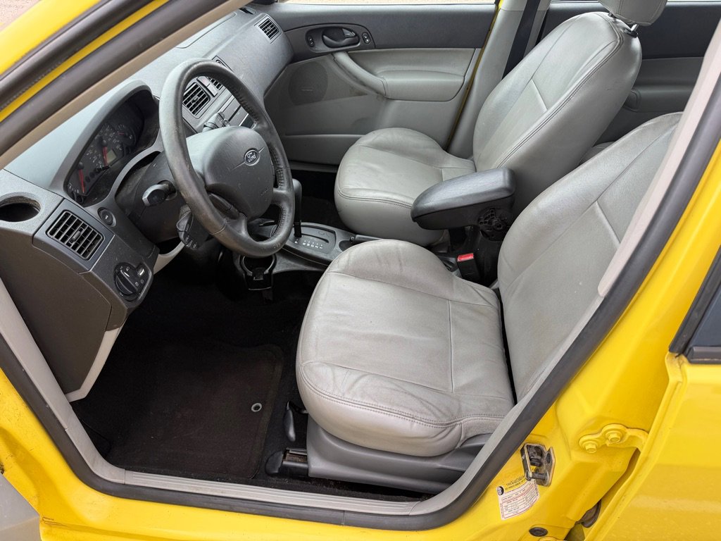 Used 2005 Ford Focus SES FWD image 9