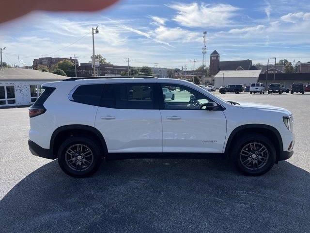 Used 2025 GMC Acadia Elevation image 4