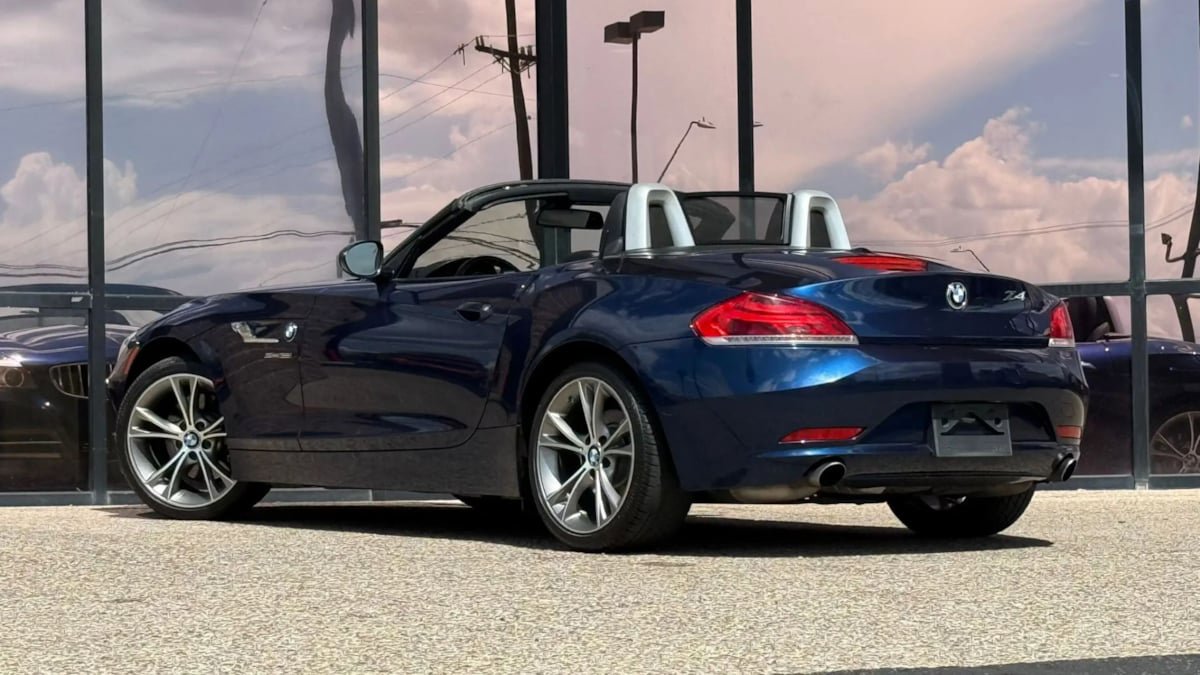 Used 2014 BMW Z4 sDrive35i RWD image 12