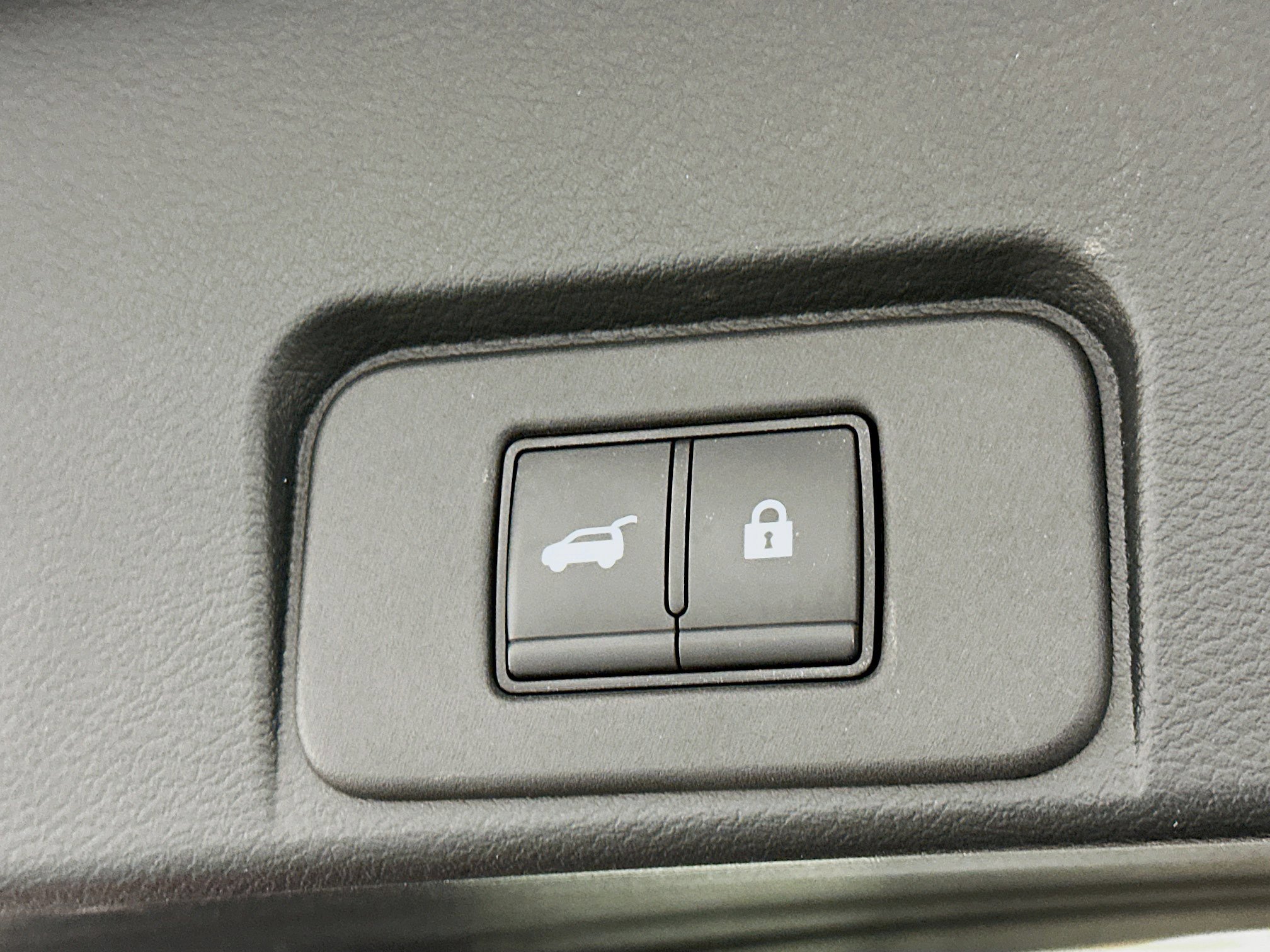 Used 2025 Nissan Rogue SV AWD/4WD image 31