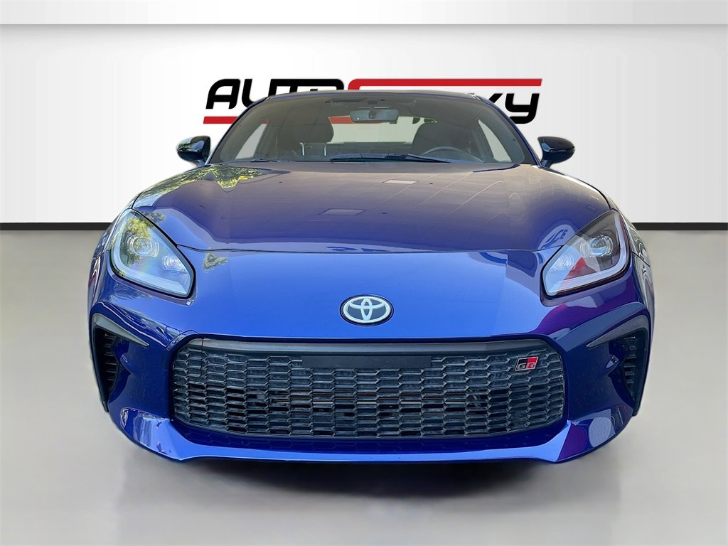 Used 2022 Toyota GR86 image 2