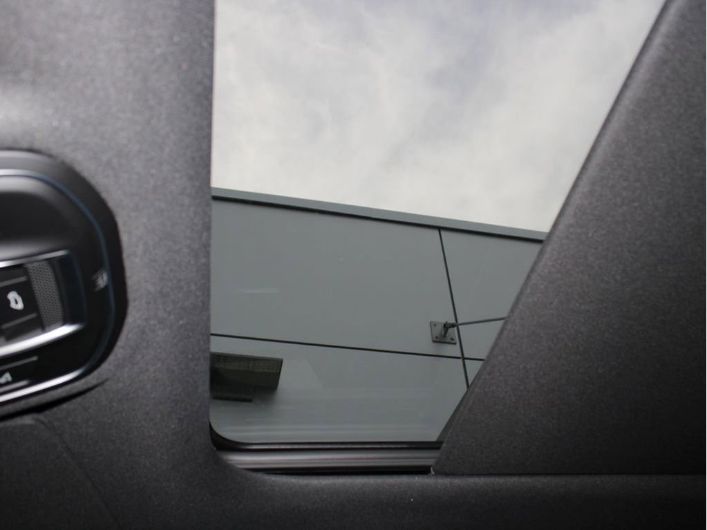 New 2025 Jeep Grand Cherokee Limited w/ Luxury Tech Group II image 21