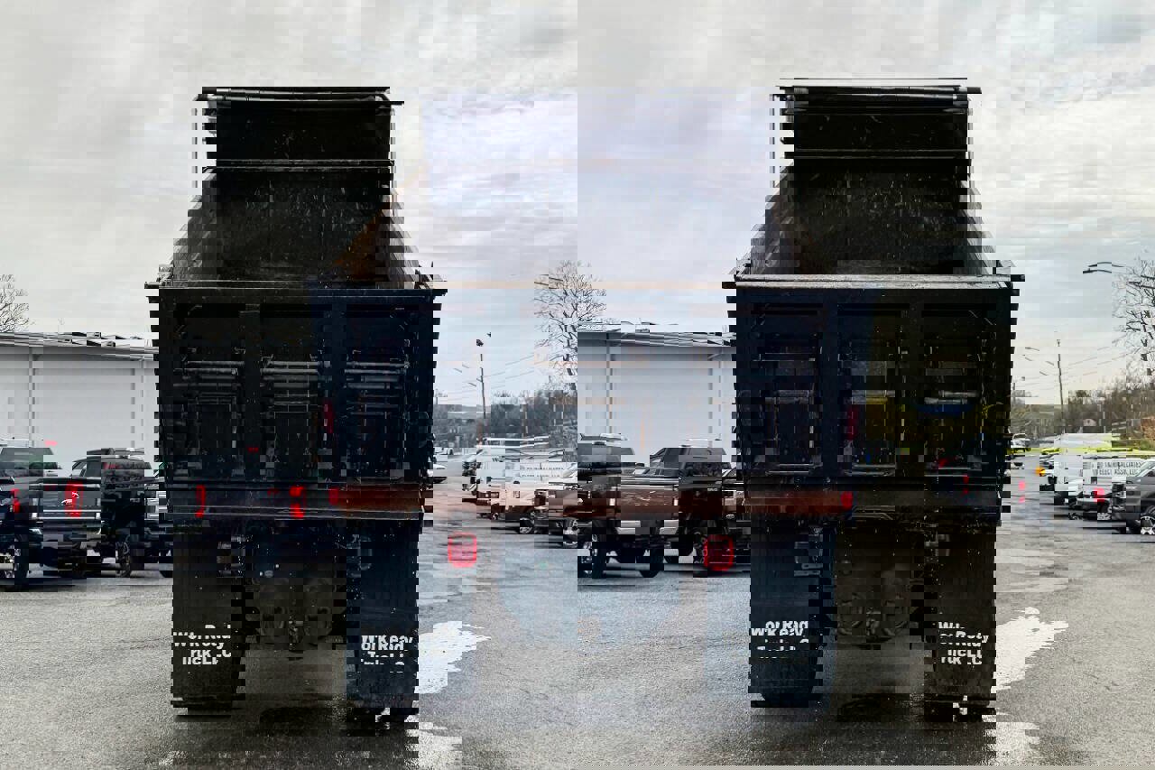 Used 2023 Ford F650 2WD Regular Cab Super Duty image 4