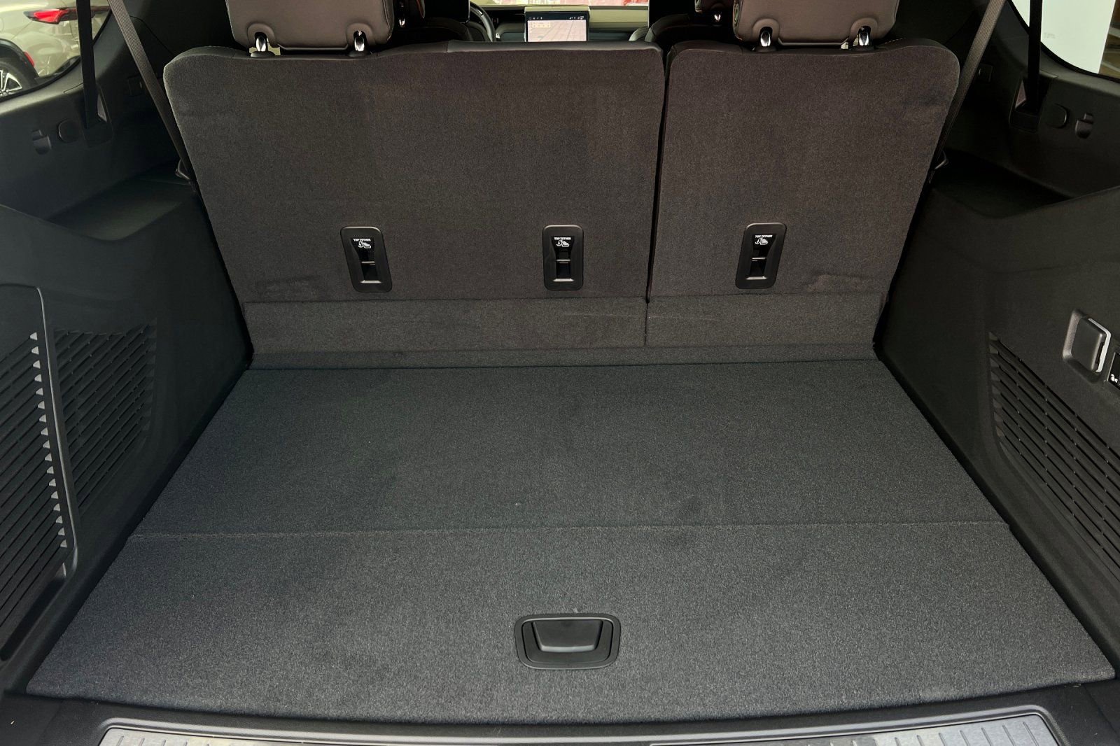 New 2026 GMC Yukon XL AT4 w/ AT4 Premium Plus Package image 16