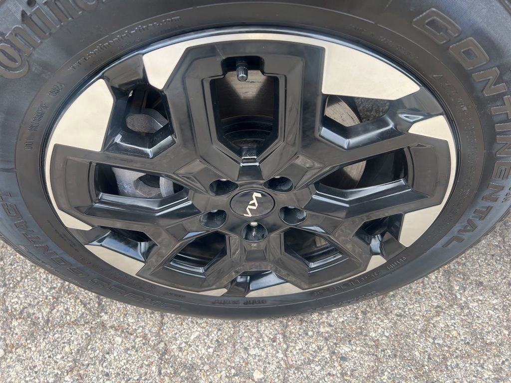 Certified 2025 Kia Sorento S w/ Panoramic Sunroof Package image 45