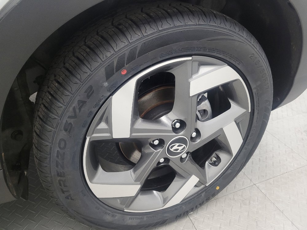 Used 2022 Hyundai Venue SEL image 31