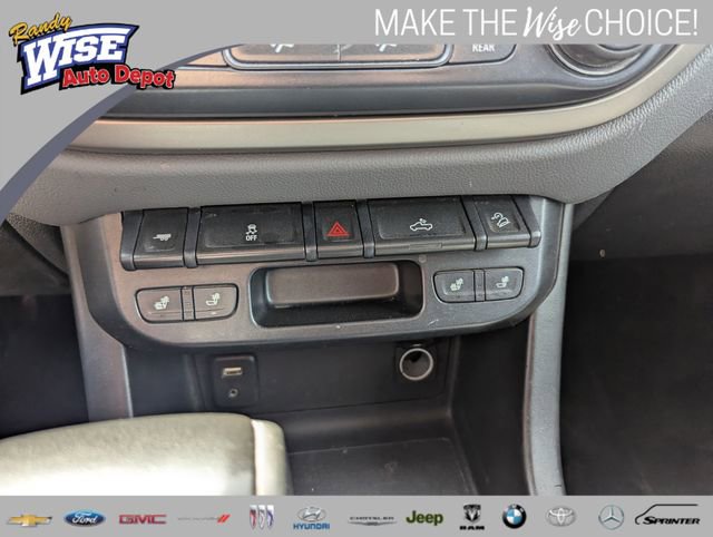 Used 2017 Chevrolet Colorado Z71 AWD/4WD image 17