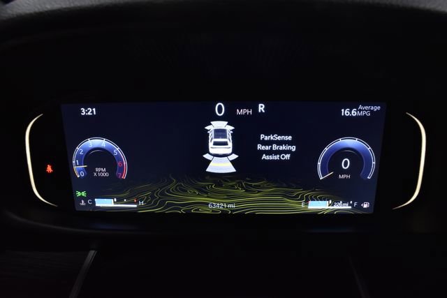 Certified 2024 Jeep Wagoneer L Series II w/ Flexible Seating Group image 16