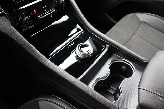 New 2025 Jeep Grand Cherokee Altitude image 21