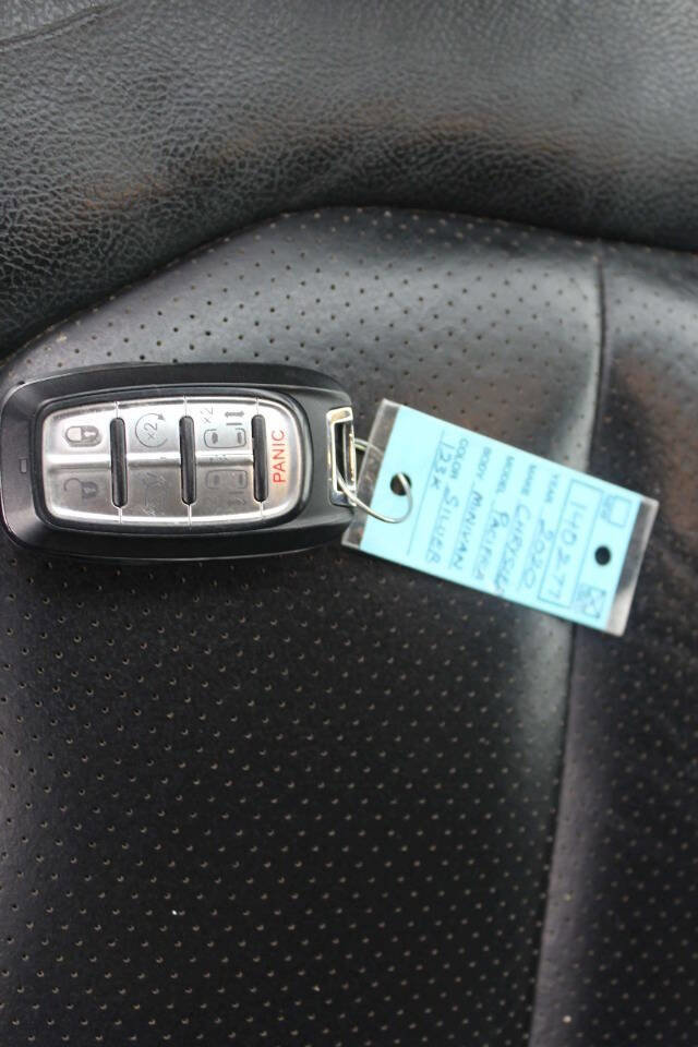 Used 2020 Chrysler Pacifica Touring-L FWD image 30