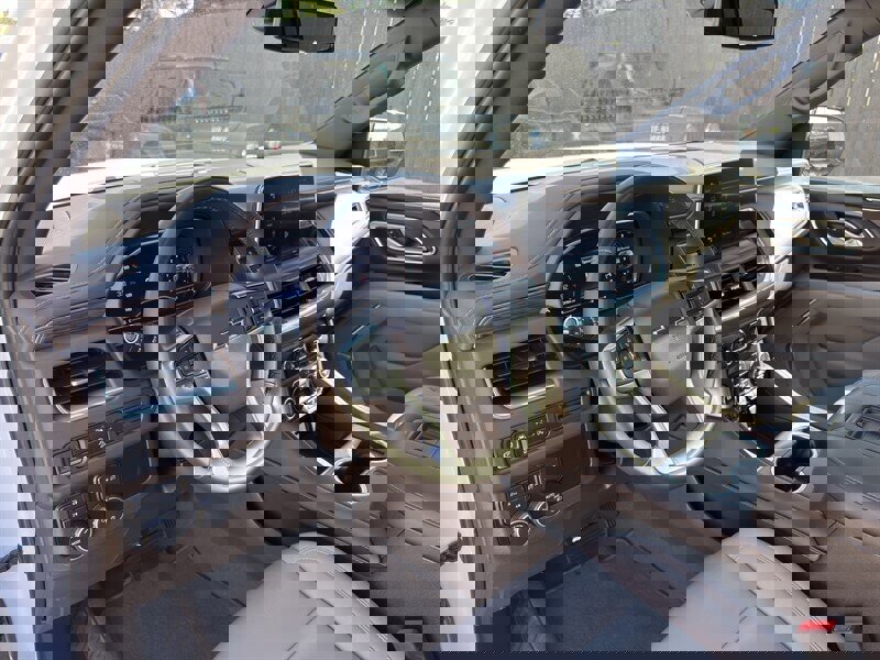 Used 2023 Chevrolet Suburban Z71 image 23