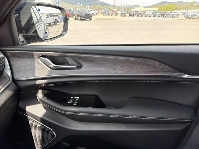 Used 2024 Jeep Grand Cherokee Overland w/ Trailer Tow Package AWD/4WD image 26