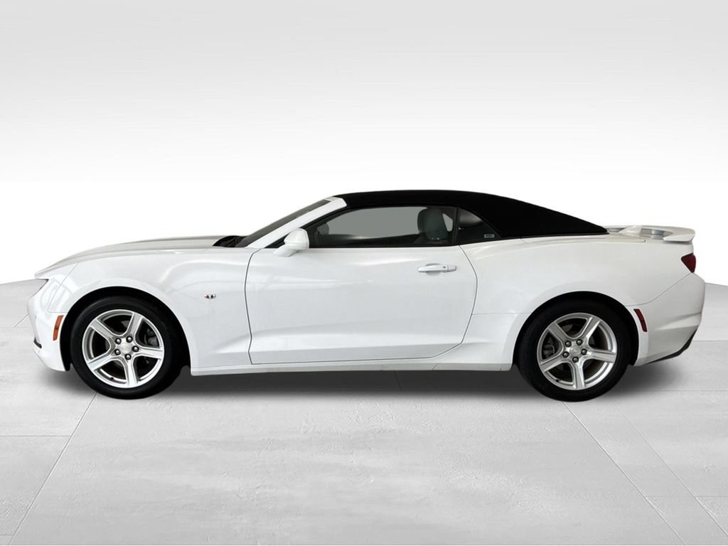 Used 2020 Chevrolet Camaro LT RWD image 5