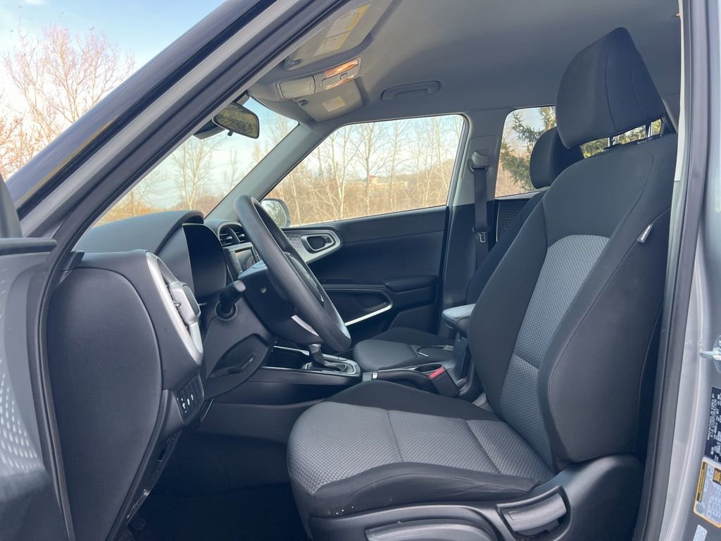 Used 2025 Kia Soul LX w/ LX Technology Package image 11