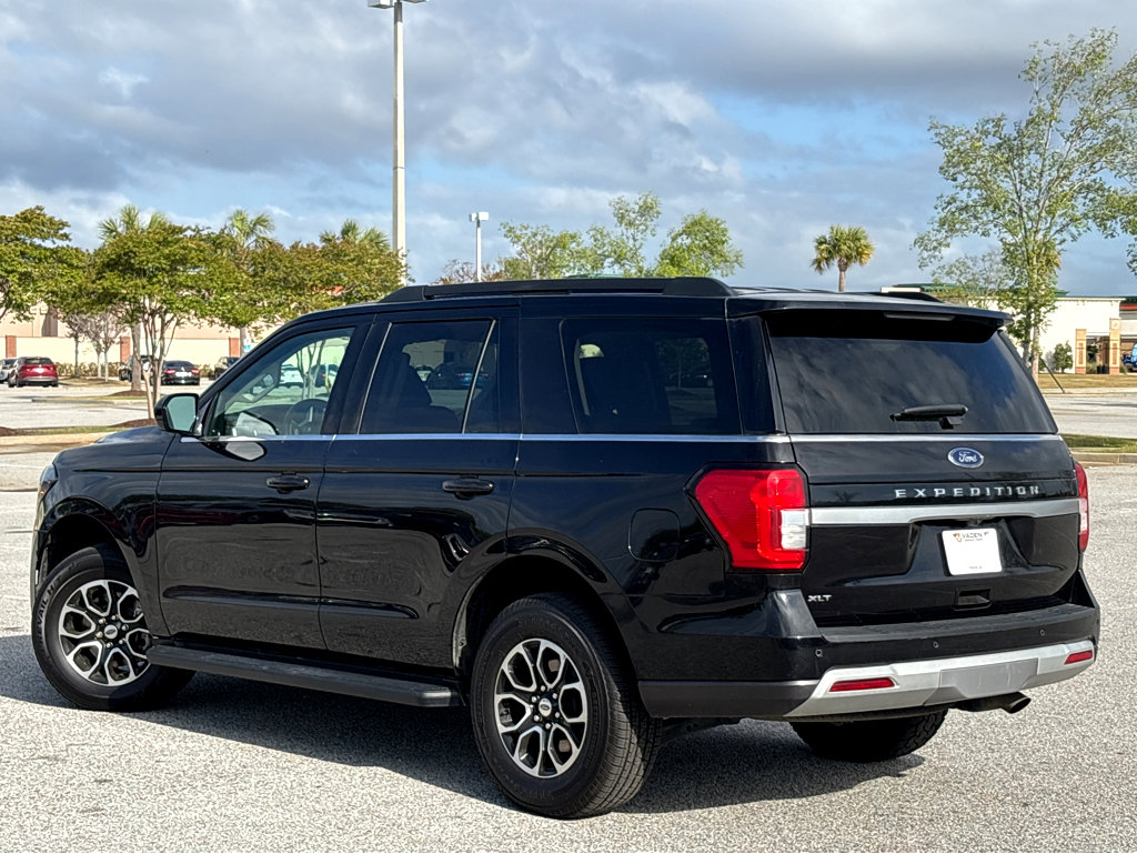 Used 2024 Ford Expedition XLT image 25