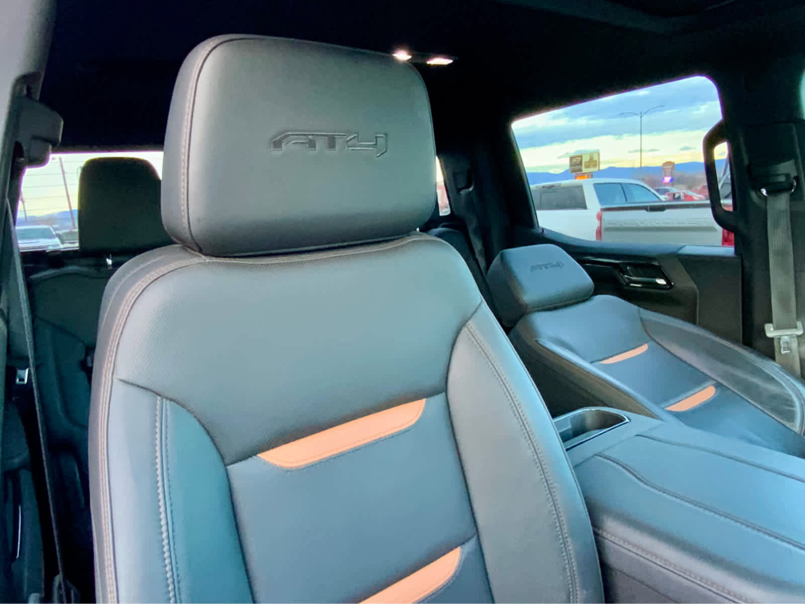 Used 2024 GMC Sierra 1500 AT4 w/ Technology Package image 33