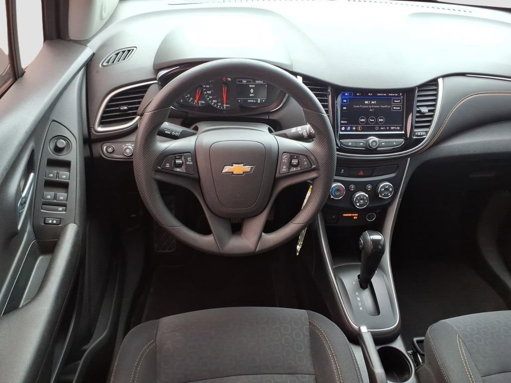 Used 2020 Chevrolet Trax LS w/ Tint and Cruise Package FWD image 9