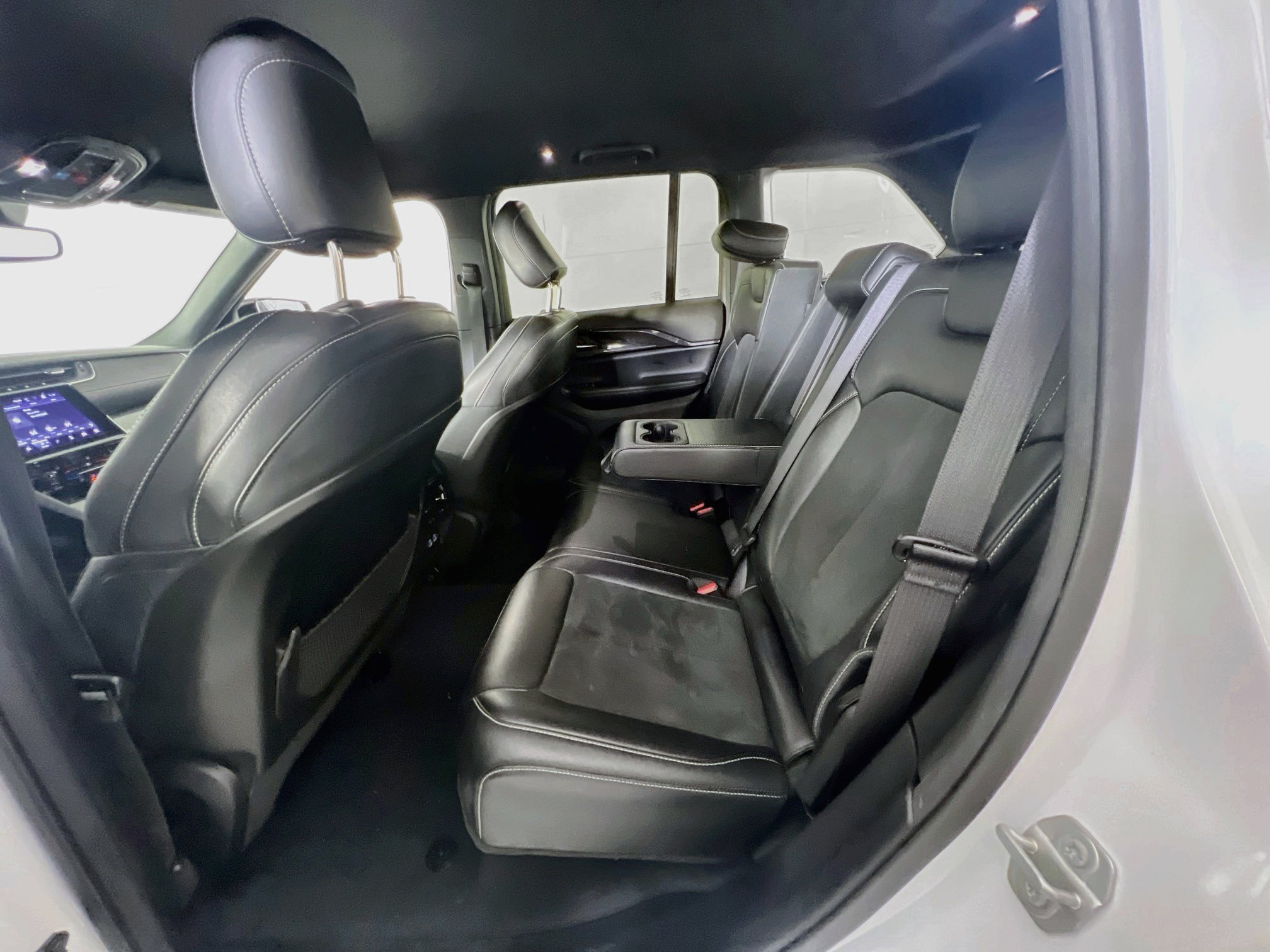 Used 2023 Jeep Grand Cherokee Altitude AWD/4WD image 23