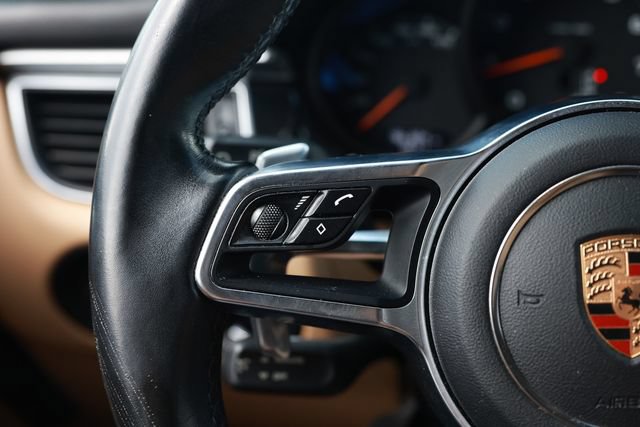 Used 2017 Porsche Macan AWD/4WD image 31