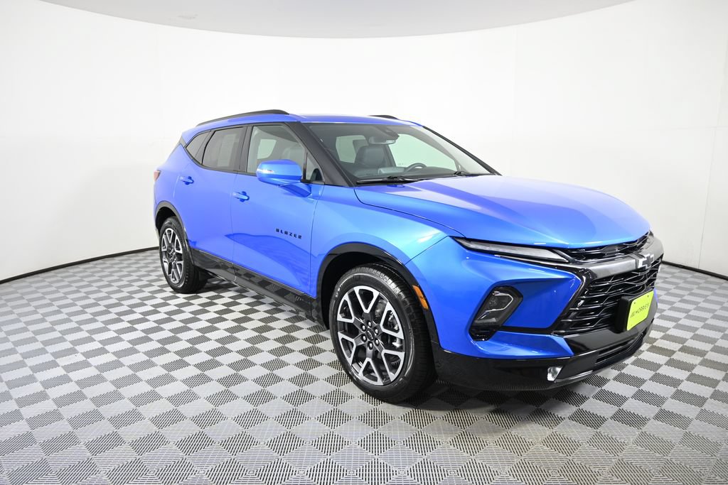 Used 2025 Chevrolet Blazer RS w/ Enhanced Convenience Package AWD/4WD image 9
