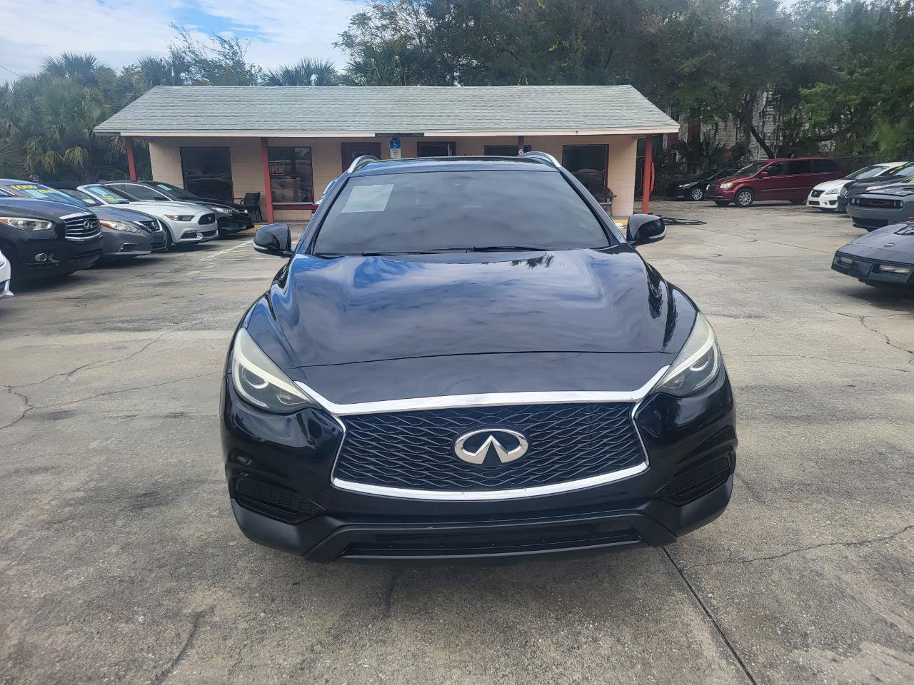 Used 2017 INFINITI QX30 AWD image 34