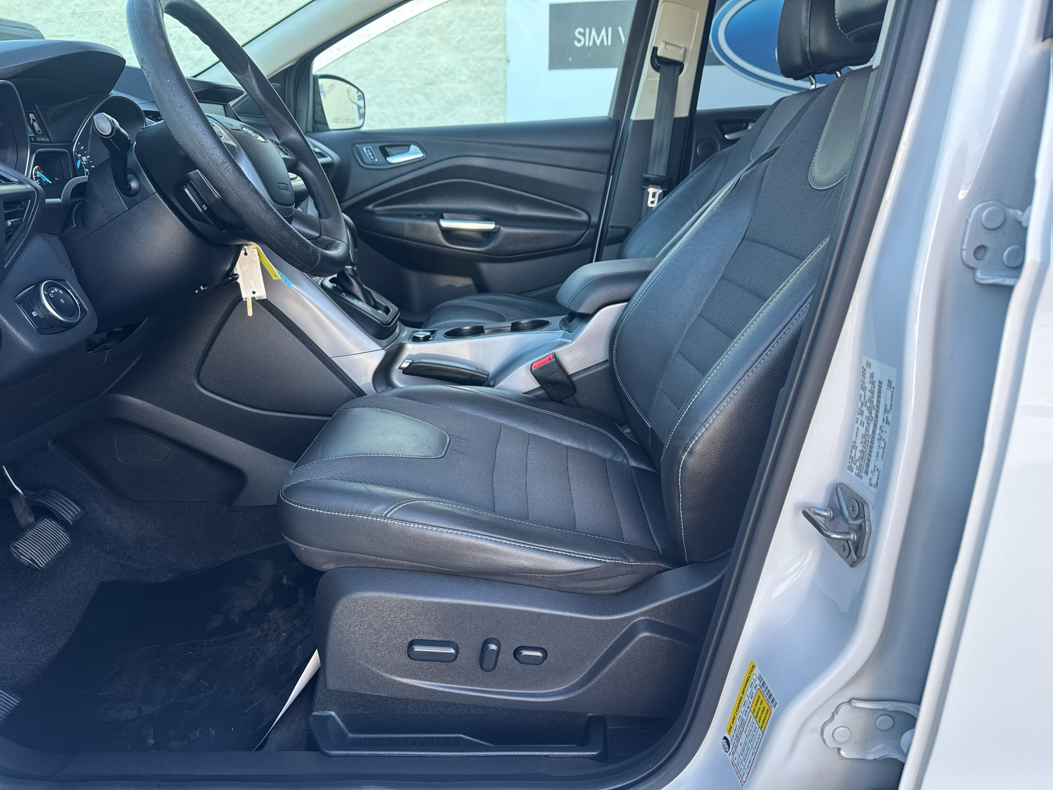 Used 2015 Ford Escape SE w/ SE Chrome Package FWD image 8