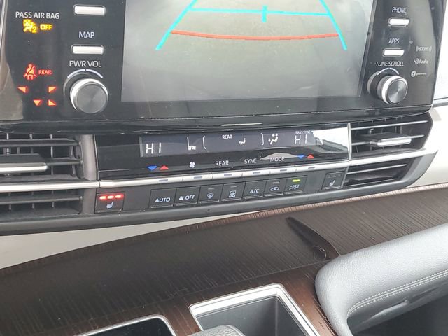 Used 2023 Toyota Sienna XLE image 18