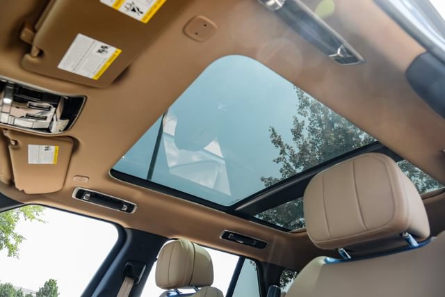 New 2026 Land Rover Range Rover SE AWD/4WD image 5