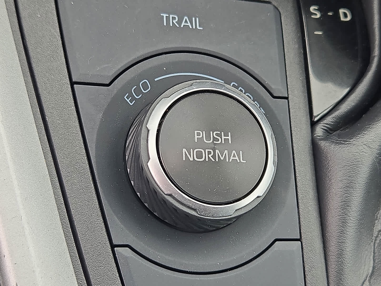 Used 2023 Toyota RAV4 LE image 24