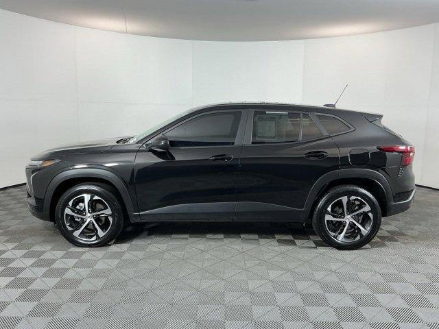 Used 2024 Chevrolet Trax RS w/ Driver Confidence Package image 8
