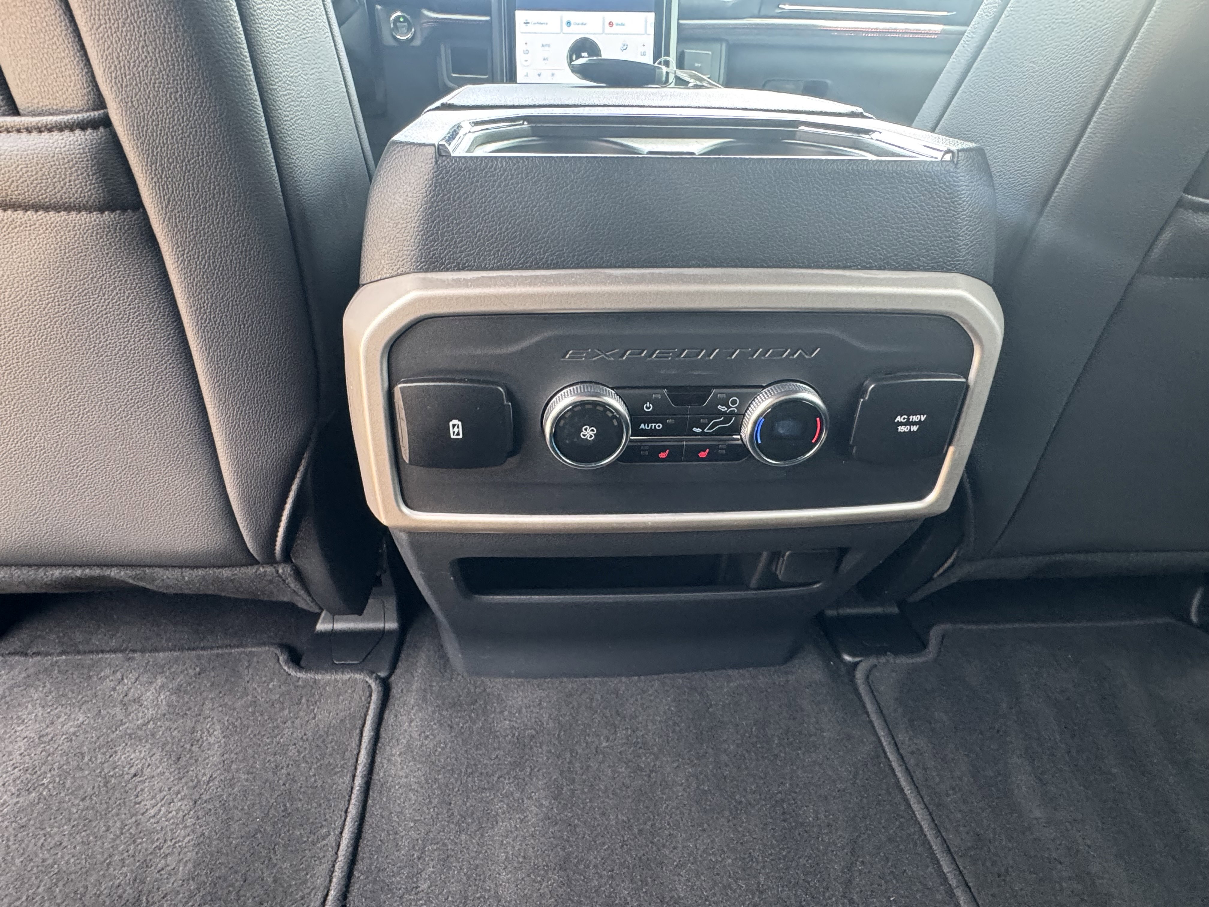 Used 2024 Ford Expedition Max Limited AWD/4WD image 11