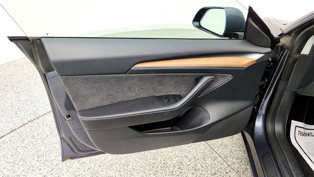 Used 2023 Tesla Model 3 Standard Range RWD image 11