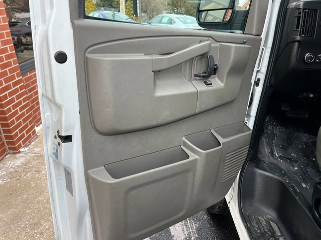 Used 2022 Chevrolet Express 3500 Work Van w/ Driver Convenience Package image 24